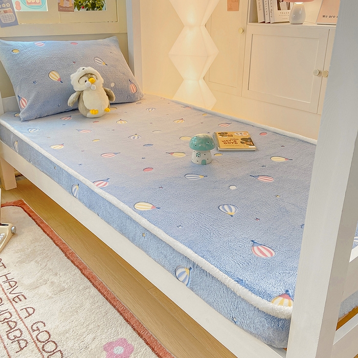 91家纺网 家纺一手货源 找家纺 眠势力 2025新款250g双面绒学生床笠单件三件套宿舍上下铺刺绣款牛奶绒床垫保护套 热气球【双面绒刺绣款】