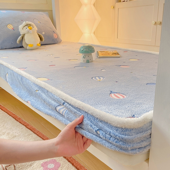 91家纺网 家纺一手货源 找家纺 眠势力 2025新款250g双面绒学生床笠单件三件套宿舍上下铺刺绣款牛奶绒床垫保护套 热气球【双面绒刺绣款】