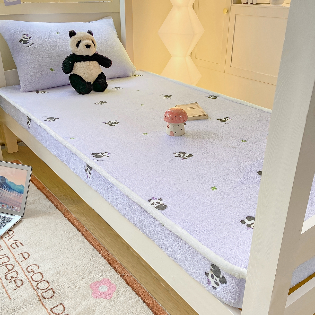 91家纺网 家纺一手货源 找家纺 眠势力 2025新款250g双面绒学生床笠单件三件套宿舍上下铺刺绣款牛奶绒床垫保护套 熊猫紫【双面绒刺绣款】