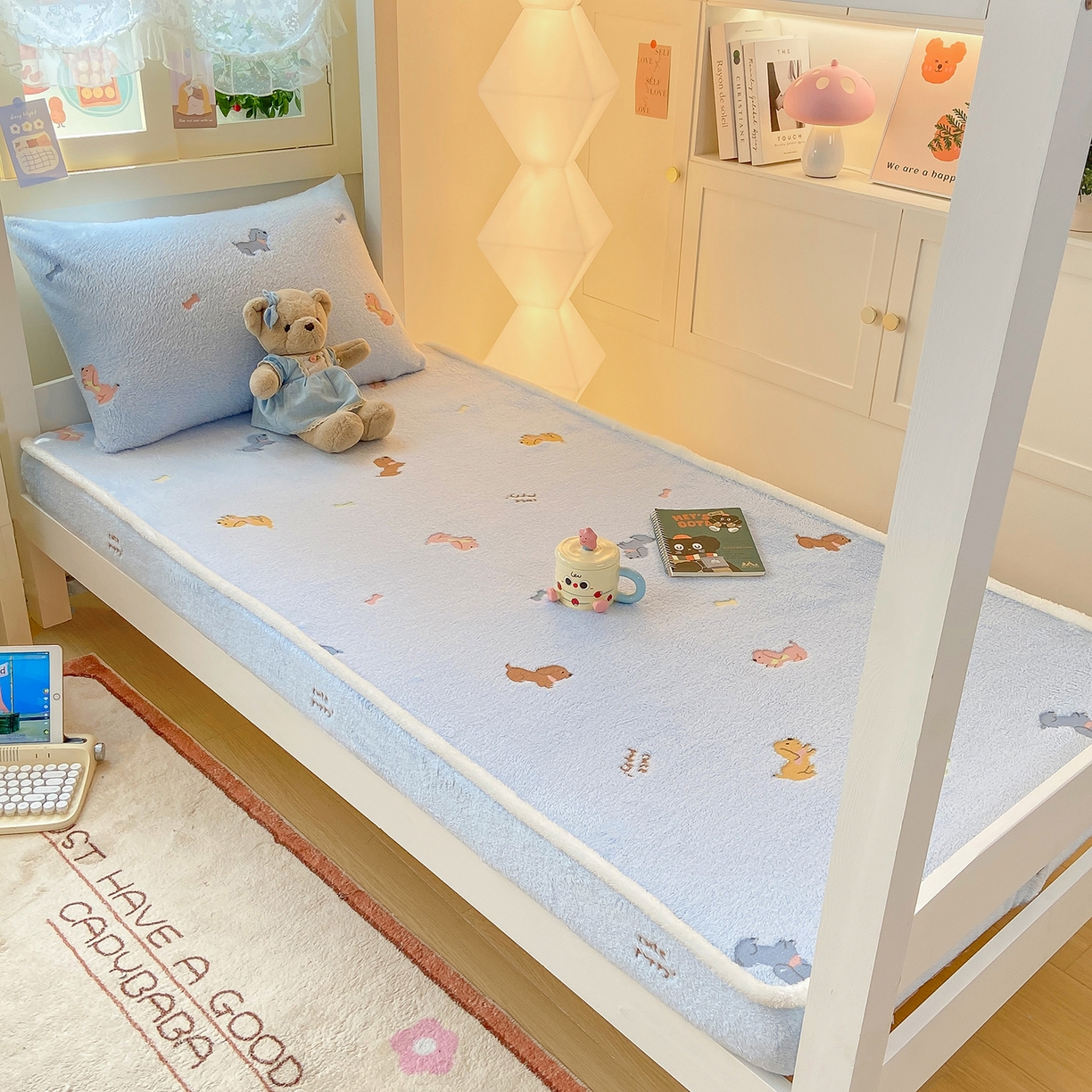 91家纺网 家纺一手货源 找家纺 眠势力 2025新款250g双面绒学生床笠单件三件套宿舍上下铺刺绣款牛奶绒床垫保护套 大耳狗【双面绒刺绣款】