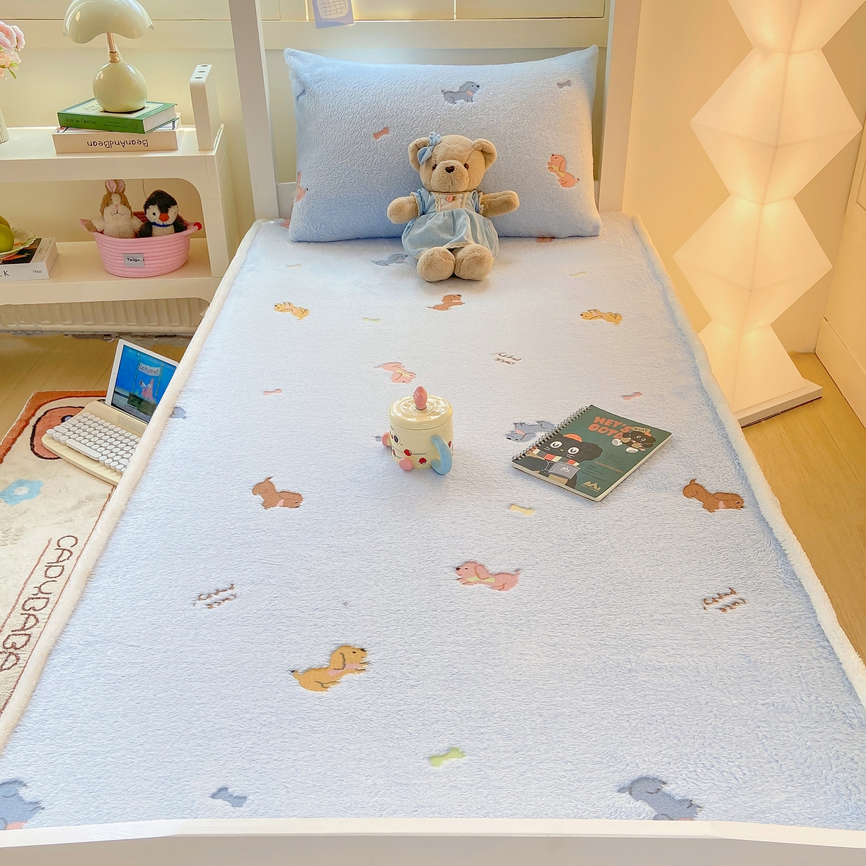 91家纺网 家纺一手货源 找家纺 眠势力 2025新款250g双面绒学生床笠单件三件套宿舍上下铺刺绣款牛奶绒床垫保护套 大耳狗【双面绒刺绣款】