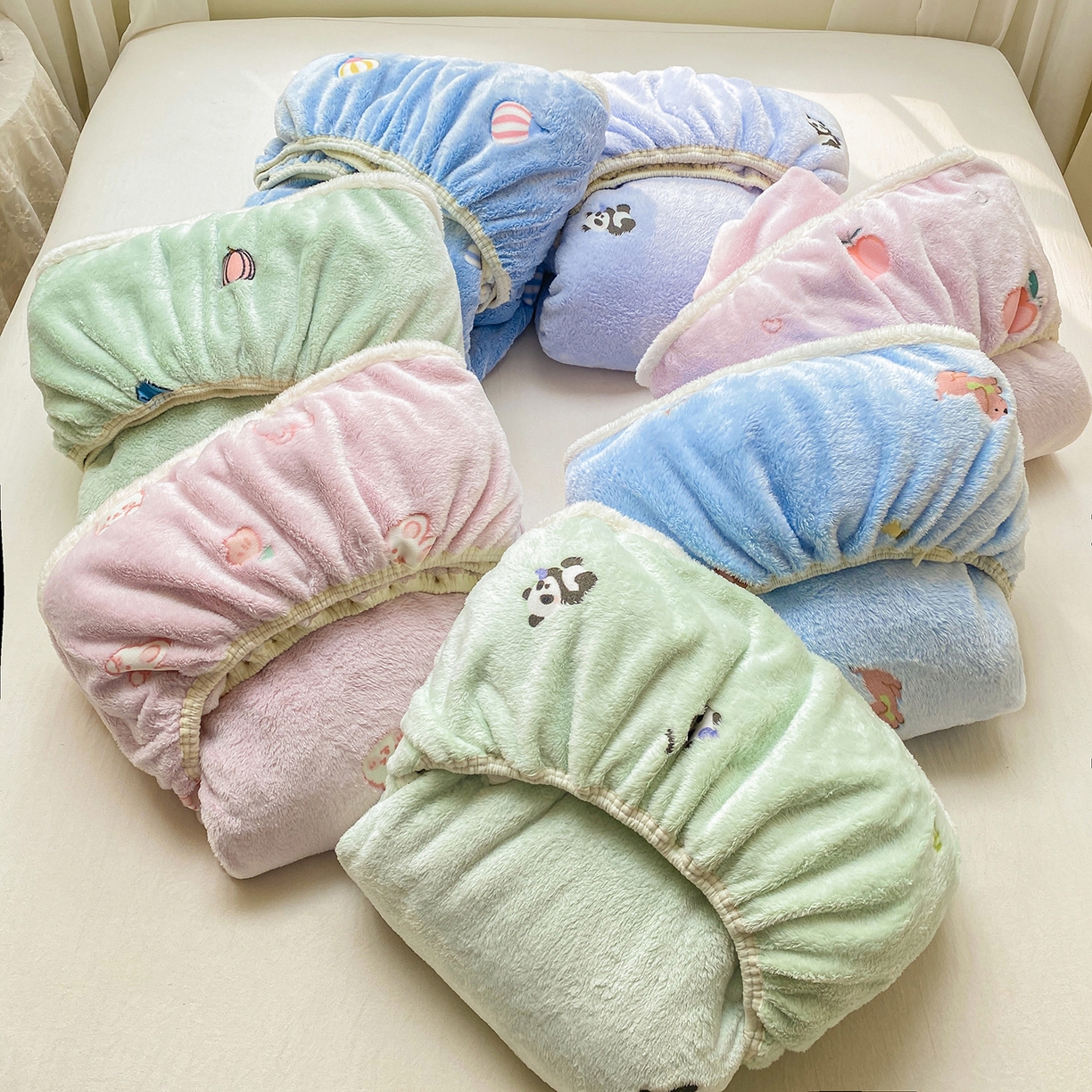 91家纺网 家纺一手货源 找家纺 （总）眠势力 2025新款250g双面绒床笠单件三件套刺绣款高克重牛奶绒床垫保护套