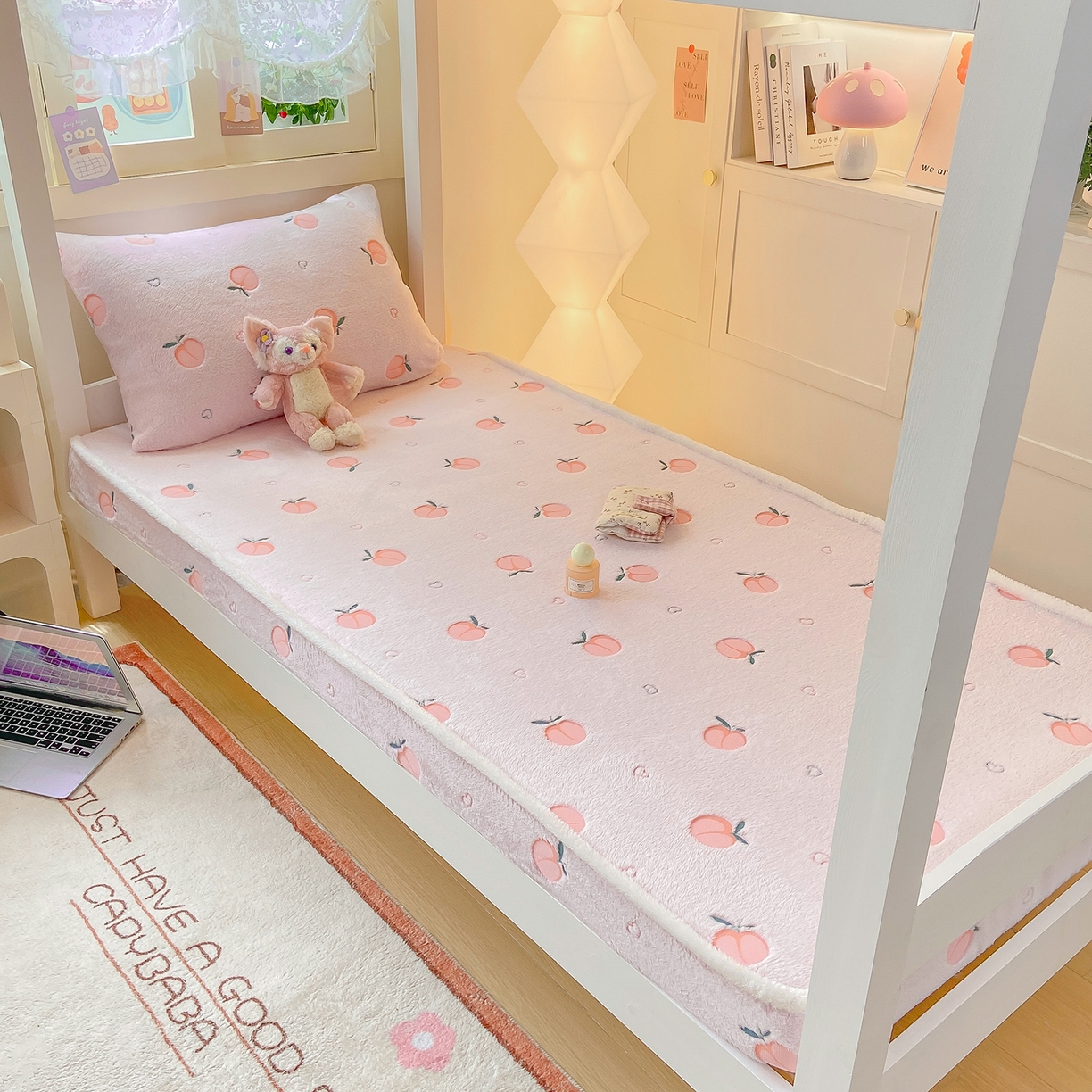 91家纺网 家纺一手货源 找家纺 眠势力 2025新款250g双面绒学生床笠单件三件套宿舍上下铺刺绣款牛奶绒床垫保护套 水蜜桃【双面绒刺绣款】