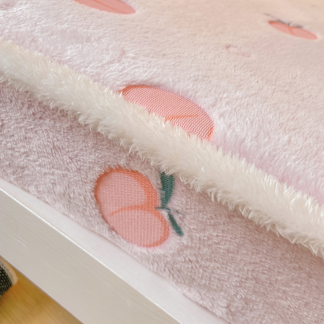 91家纺网 家纺一手货源 找家纺 眠势力 2025新款250g双面绒学生床笠单件三件套宿舍上下铺刺绣款牛奶绒床垫保护套 水蜜桃【双面绒刺绣款】