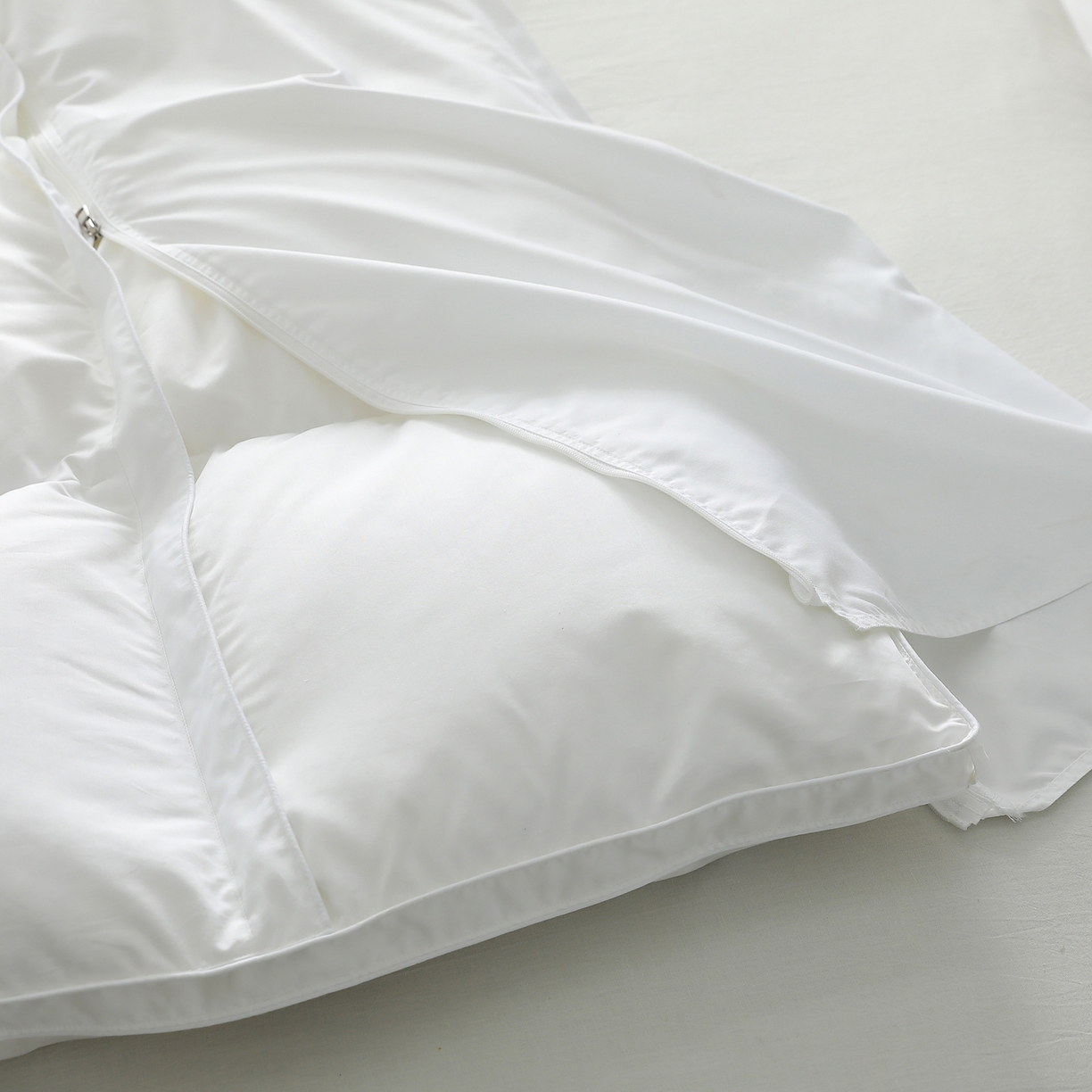 91家纺网 家纺一手货源 找家纺 傲蕾良品 2025新款国货之光华西医学“助眠一号”柔赛丝95%白鹅绒被 白苏