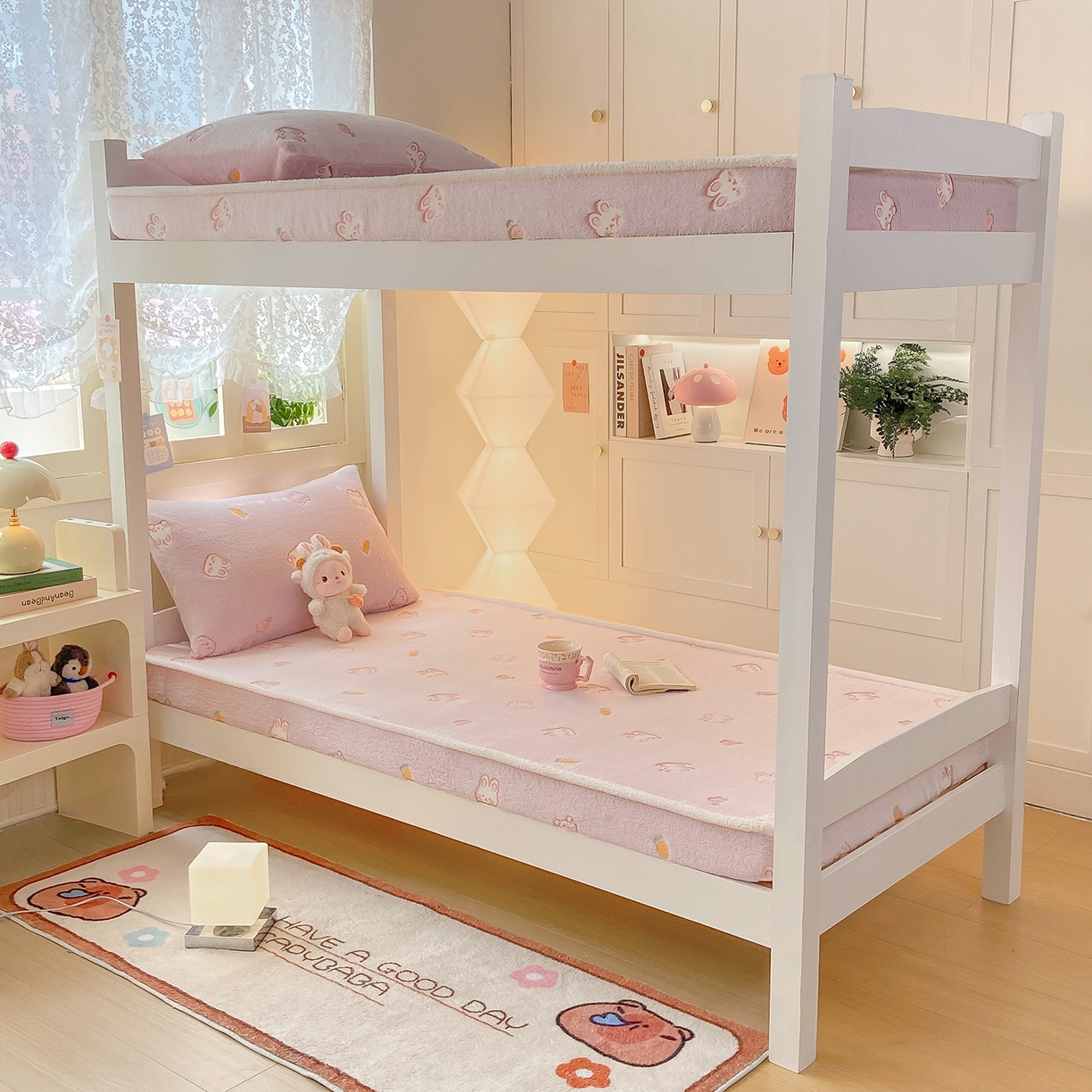 91家纺网 家纺一手货源 找家纺 眠势力 2025新款250g双面绒学生床笠单件三件套宿舍上下铺刺绣款牛奶绒床垫保护套 小白兔【双面绒刺绣款】