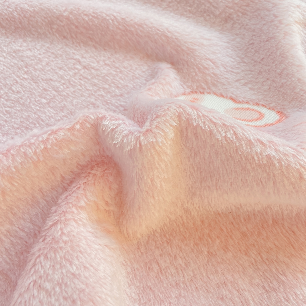 91家纺网 家纺一手货源 找家纺 眠势力 2025新款250g双面绒学生床笠单件三件套宿舍上下铺刺绣款牛奶绒床垫保护套 小白兔【双面绒刺绣款】