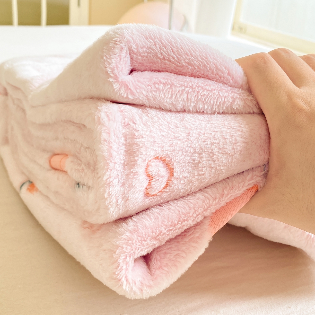 91家纺网 家纺一手货源 找家纺 眠势力 2025新款250g双面绒学生床笠单件三件套宿舍上下铺刺绣款牛奶绒床垫保护套 小白兔【双面绒刺绣款】