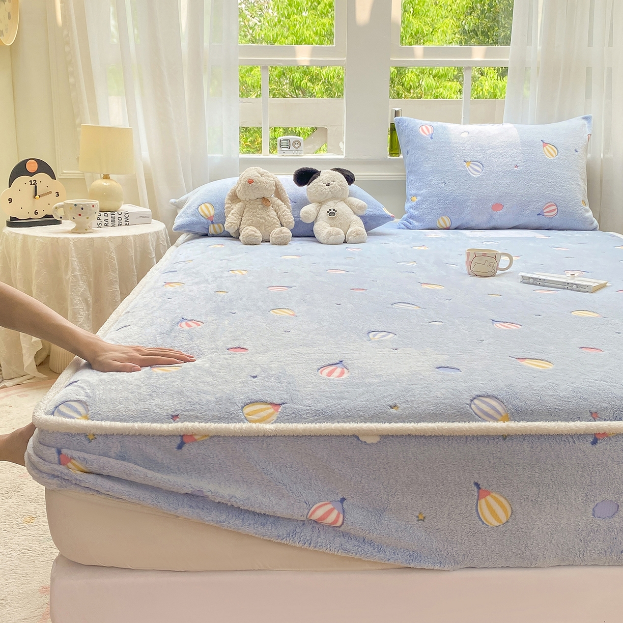 91家纺网 家纺一手货源 找家纺 眠势力 2025新款250g双面绒床笠单件三件套刺绣款高克重牛奶绒床垫保护套 热气球【双面绒刺绣款】