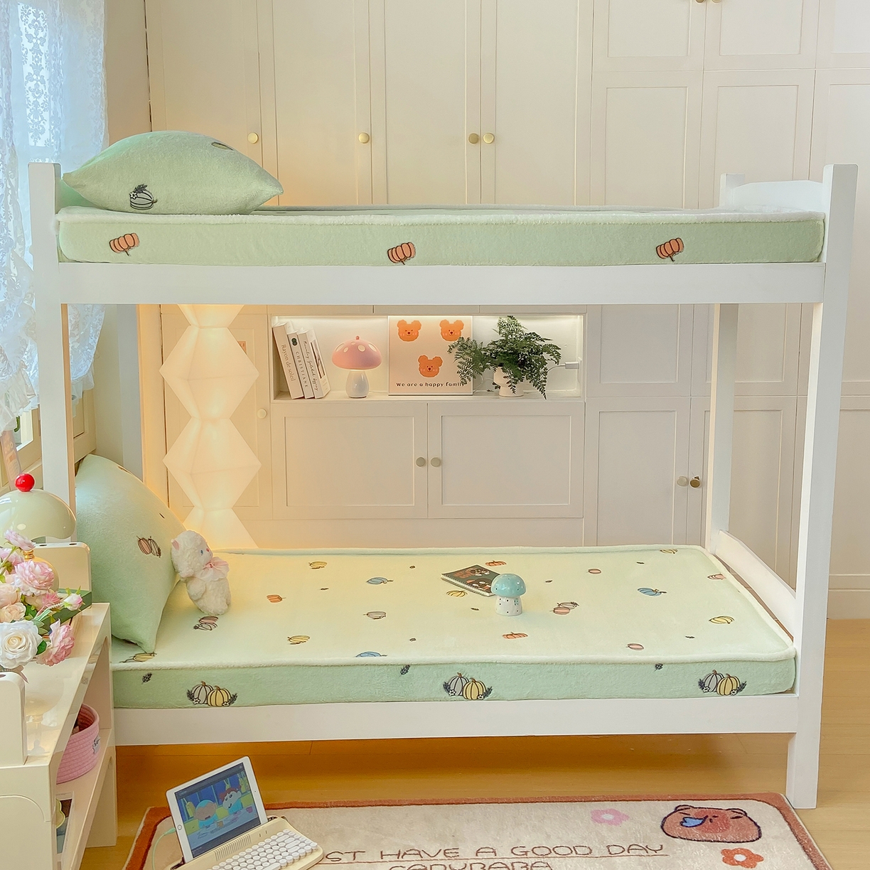 91家纺网 家纺一手货源 找家纺 眠势力 2025新款250g双面绒学生床笠单件三件套宿舍上下铺刺绣款牛奶绒床垫保护套 小南瓜【双面绒刺绣款】