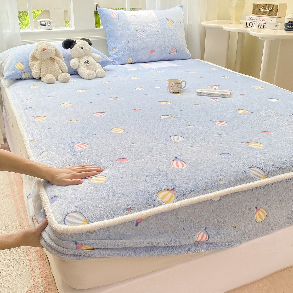 91家纺网 家纺一手货源 找家纺 眠势力 2025新款250g双面绒床笠单件三件套刺绣款高克重牛奶绒床垫保护套 热气球【双面绒刺绣款】