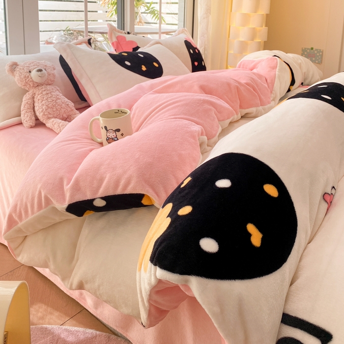 91家纺网 家纺一手货源 找家纺 （总）喜梦缘家纺 2025新款小版牛奶绒印花四件套系列