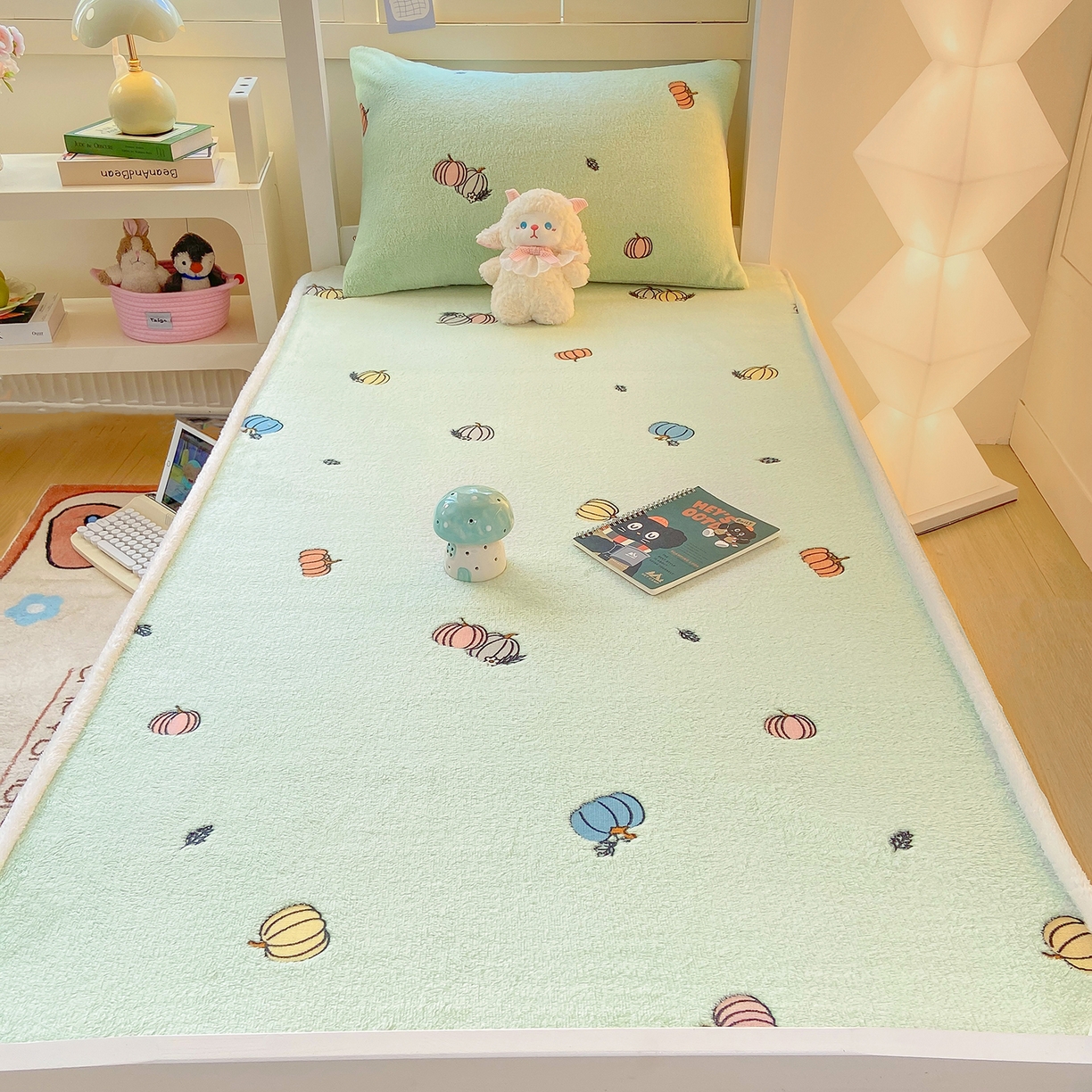 91家纺网 家纺一手货源 找家纺 眠势力 2025新款250g双面绒学生床笠单件三件套宿舍上下铺刺绣款牛奶绒床垫保护套 小南瓜【双面绒刺绣款】