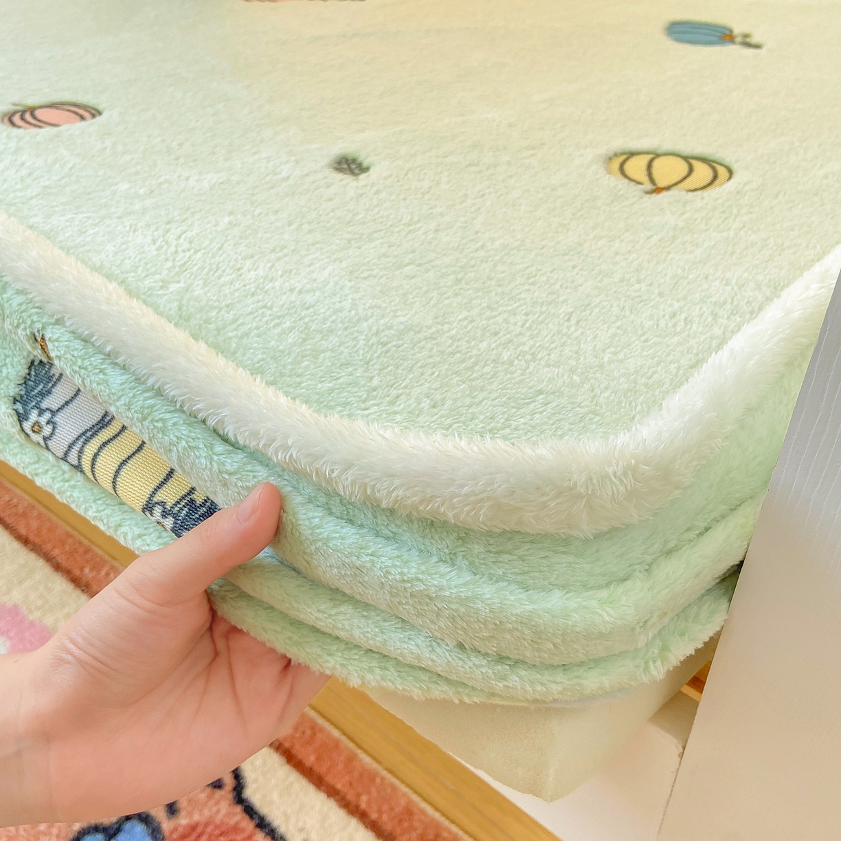 91家纺网 家纺一手货源 找家纺 眠势力 2025新款250g双面绒学生床笠单件三件套宿舍上下铺刺绣款牛奶绒床垫保护套 小南瓜【双面绒刺绣款】