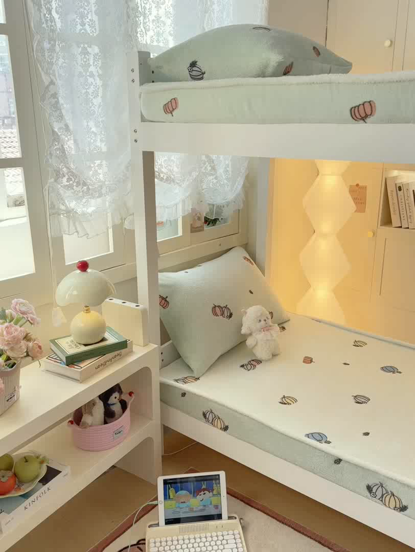 91家纺网 家纺一手货源 找家纺 眠势力 2025新款250g双面绒学生床笠单件三件套宿舍上下铺刺绣款牛奶绒床垫保护套 小南瓜【双面绒刺绣款】