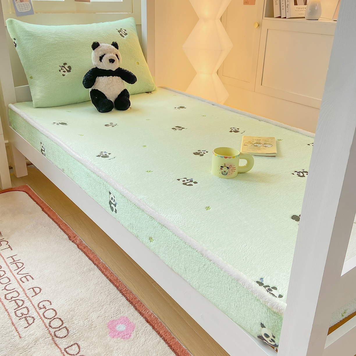 91家纺网 家纺一手货源 找家纺 眠势力 2025新款250g双面绒学生床笠单件三件套宿舍上下铺刺绣款牛奶绒床垫保护套 熊猫绿【双面绒刺绣款】