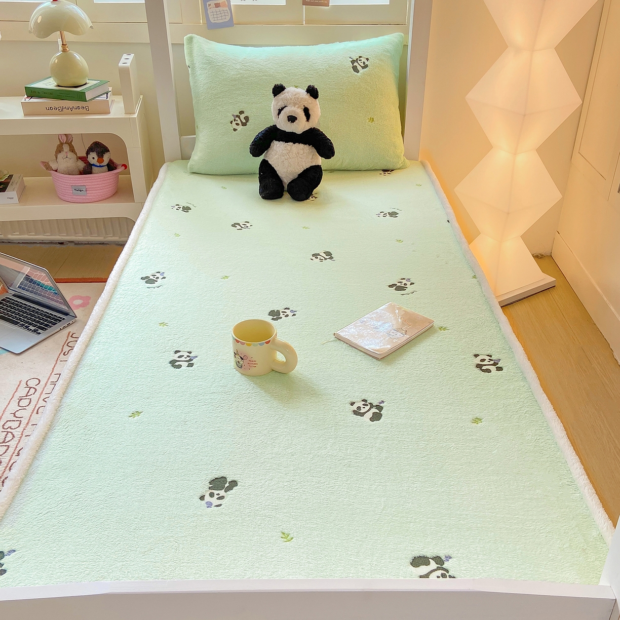 91家纺网 家纺一手货源 找家纺 眠势力 2025新款250g双面绒学生床笠单件三件套宿舍上下铺刺绣款牛奶绒床垫保护套 熊猫绿【双面绒刺绣款】