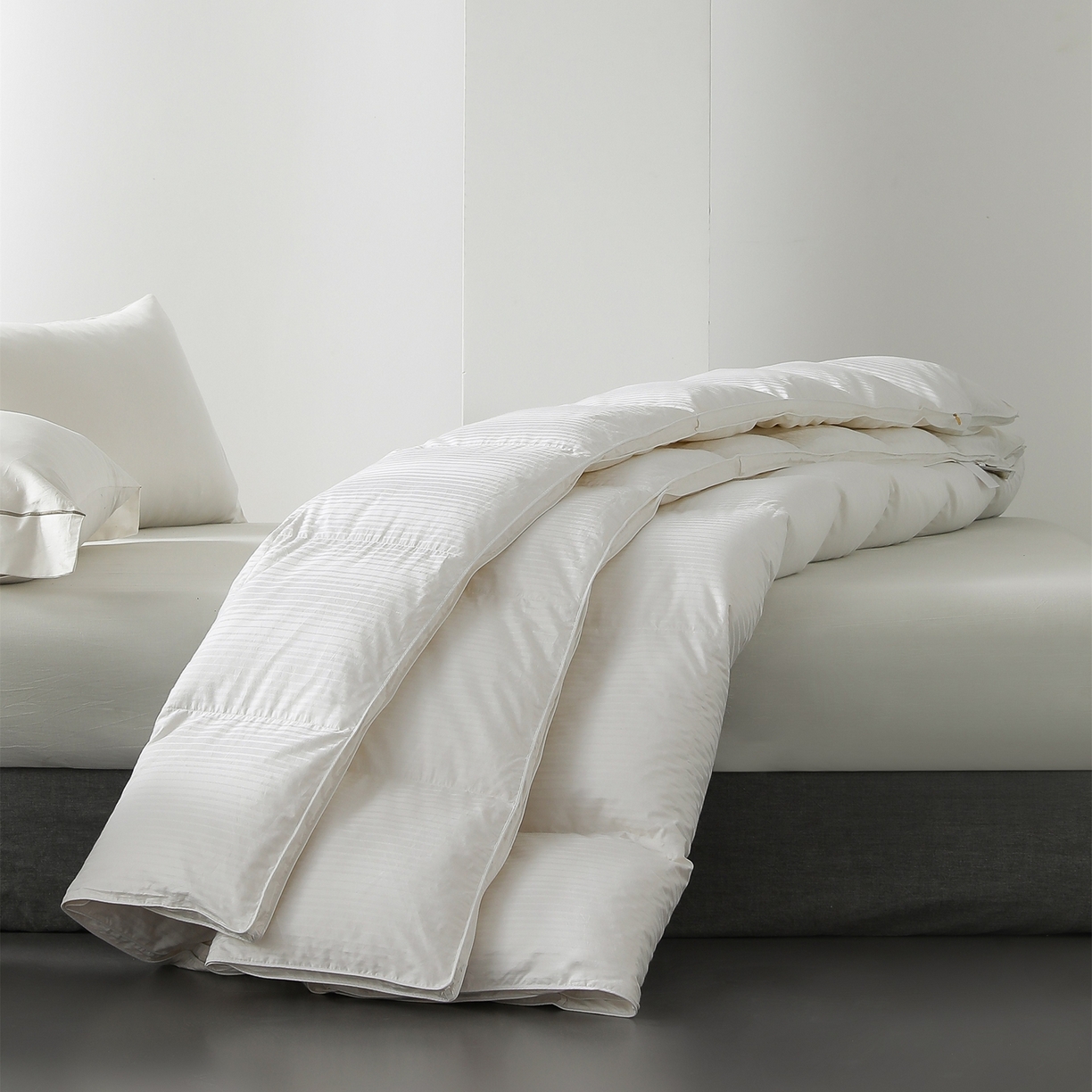 91家纺网 家纺一手货源 找家纺 傲蕾良品 2025新款私享级100支全棉提花95%白鹅绒被 布达佩斯