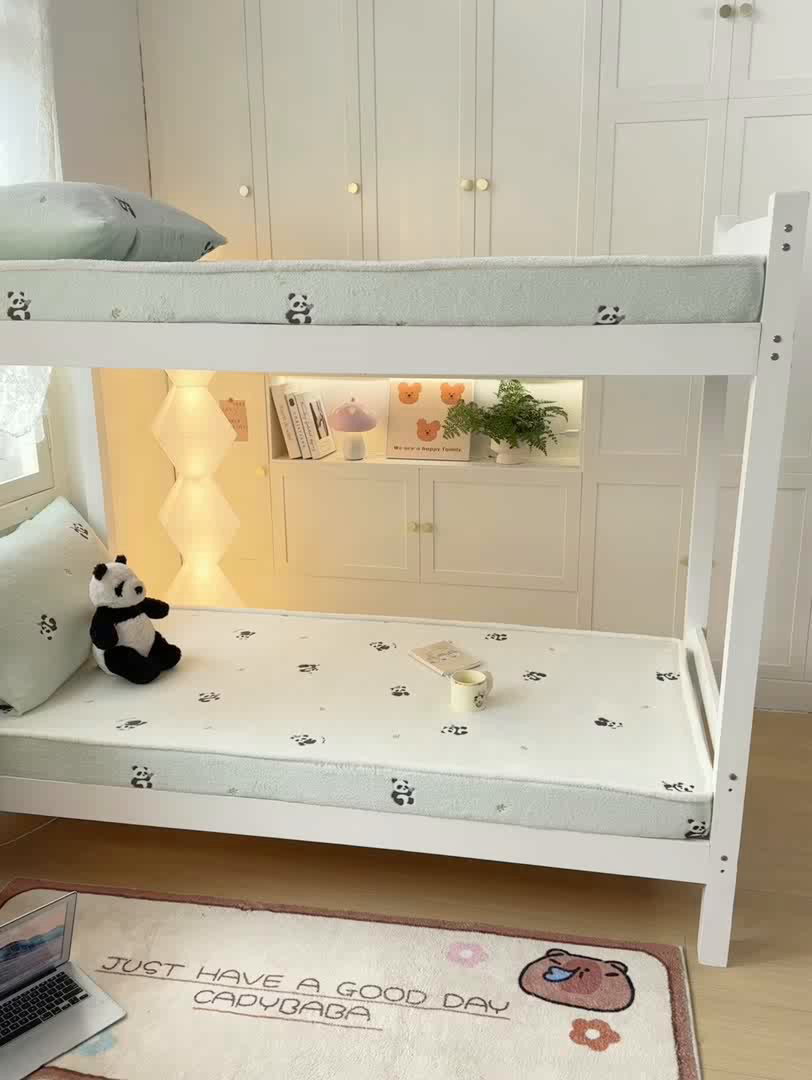 91家纺网 家纺一手货源 找家纺 眠势力 2025新款250g双面绒学生床笠单件三件套宿舍上下铺刺绣款牛奶绒床垫保护套 熊猫绿【双面绒刺绣款】