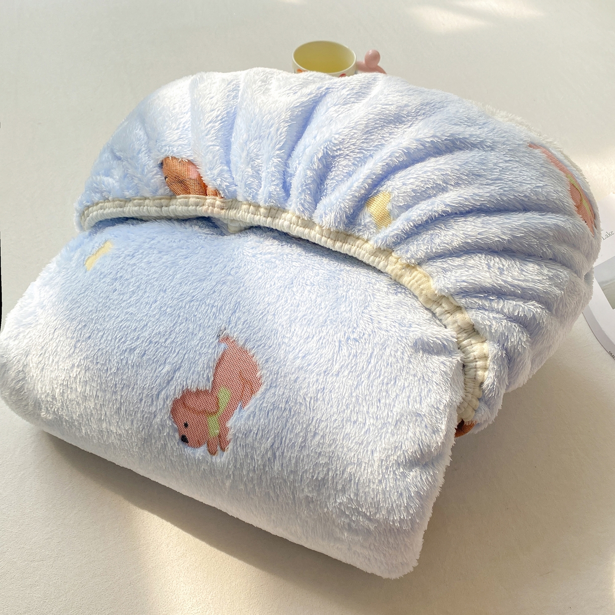 91家纺网 家纺一手货源 找家纺 眠势力 2025新款250g双面绒床笠单件三件套刺绣款高克重牛奶绒床垫保护套 大耳狗【双面绒刺绣款】