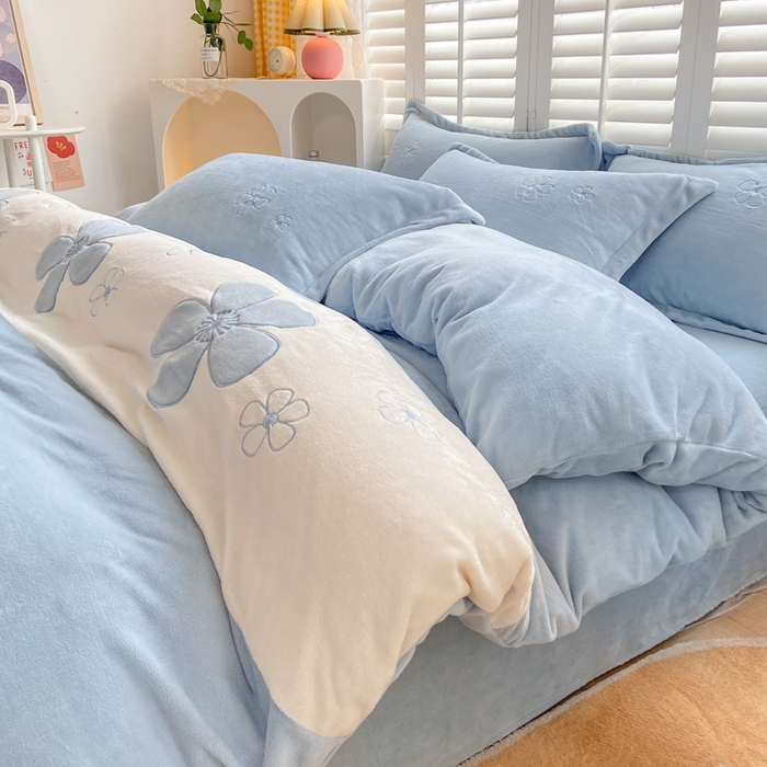 你好美丽 2025新款200克牛奶绒刺绣四件套 花香四溢蓝