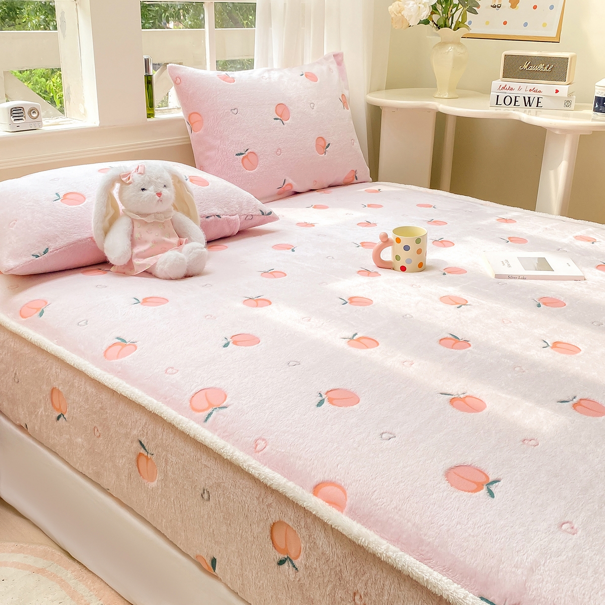 91家纺网 家纺一手货源 找家纺 眠势力 2025新款250g双面绒床笠单件三件套刺绣款高克重牛奶绒床垫保护套 水蜜桃【双面绒刺绣款】