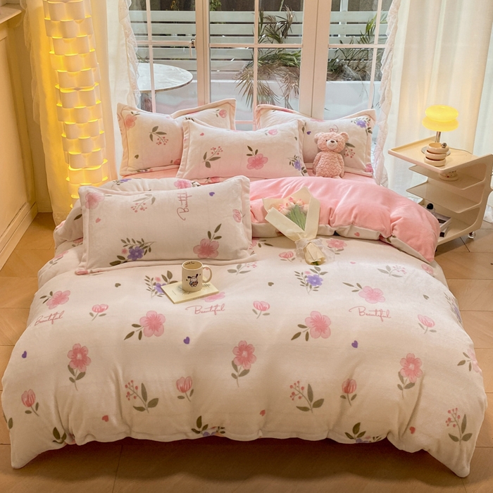 91家纺网 家纺一手货源 找家纺 喜梦缘家纺 2025新款小版牛奶绒印花四件套系列 花儿朵朵