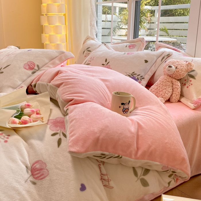 91家纺网 家纺一手货源 找家纺 喜梦缘家纺 2025新款小版牛奶绒印花四件套系列 花儿朵朵