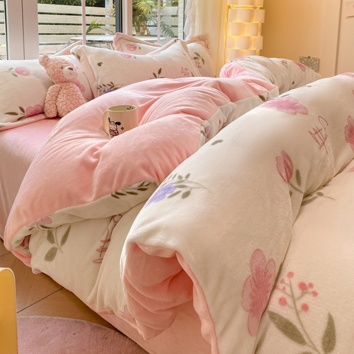 91家纺网 家纺一手货源 找家纺 喜梦缘家纺 2025新款小版牛奶绒印花四件套系列 花儿朵朵