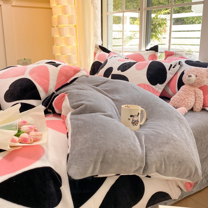 91家纺网 家纺一手货源 找家纺 喜梦缘家纺 2025新款小版牛奶绒印花四件套系列 花意