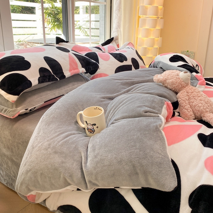 91家纺网 家纺一手货源 找家纺 喜梦缘家纺 2025新款小版牛奶绒印花四件套系列 花意