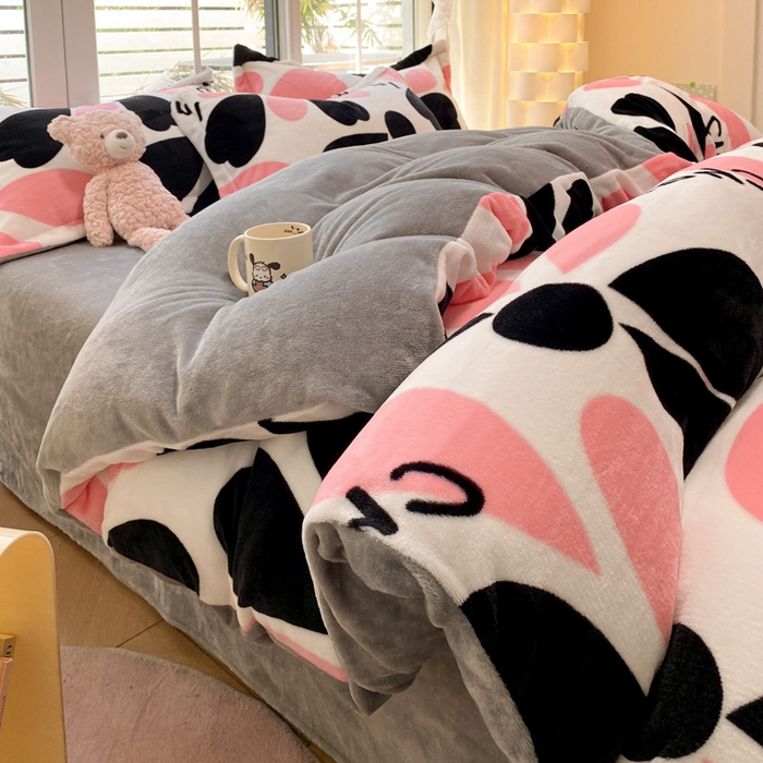 91家纺网 家纺一手货源 找家纺 喜梦缘家纺 2025新款小版牛奶绒印花四件套系列 花意