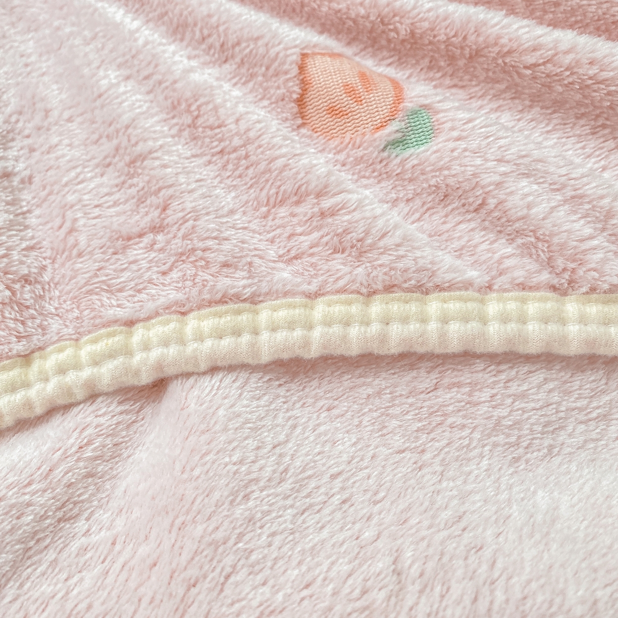 91家纺网 家纺一手货源 找家纺 眠势力 2025新款250g双面绒床笠单件三件套刺绣款高克重牛奶绒床垫保护套 小白兔【双面绒刺绣款】