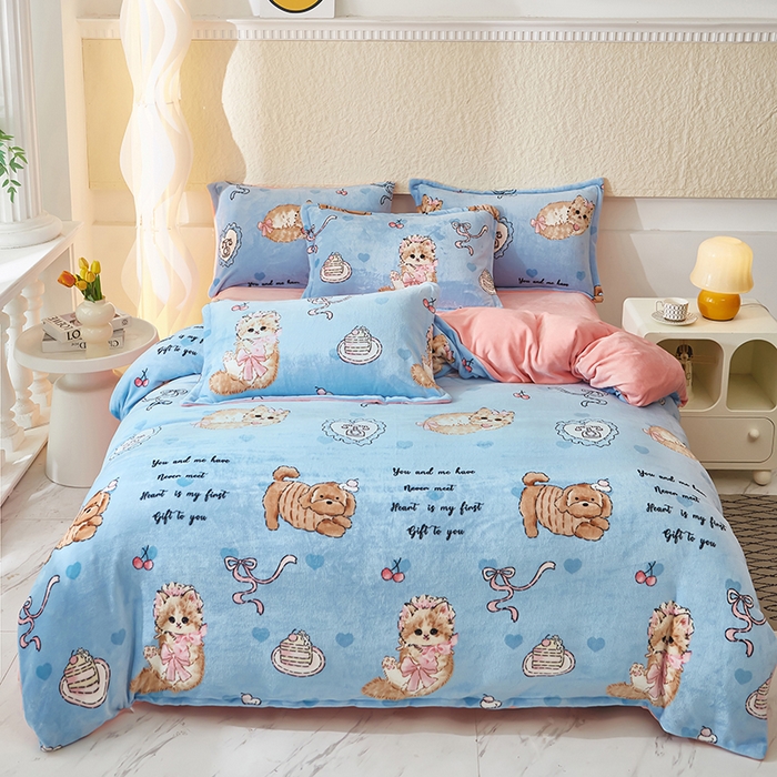 91家纺网 家纺一手货源 找家纺 喜梦缘家纺 2025新款小版牛奶绒印花四件套系列 猫狗日记