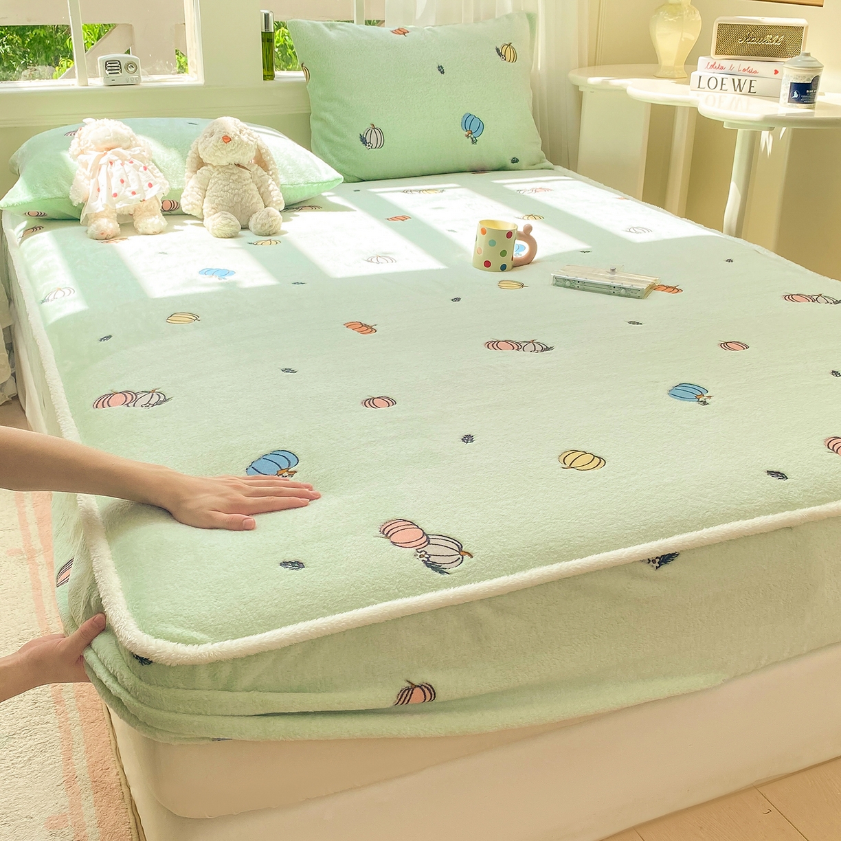 91家纺网 家纺一手货源 找家纺 眠势力 2025新款250g双面绒床笠单件三件套刺绣款高克重牛奶绒床垫保护套 小南瓜【双面绒刺绣款】