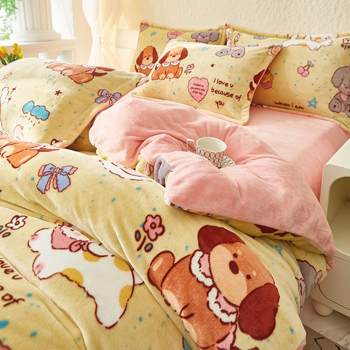 91家纺网 家纺一手货源 找家纺 喜梦缘家纺 2025新款小版牛奶绒印花四件套系列 旺旺小狗