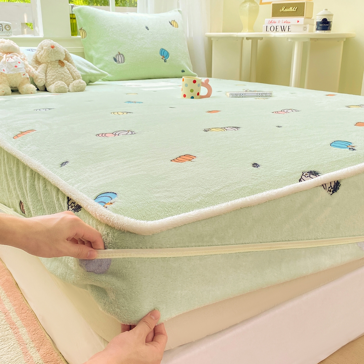 91家纺网 家纺一手货源 找家纺 眠势力 2025新款250g双面绒床笠单件三件套刺绣款高克重牛奶绒床垫保护套 小南瓜【双面绒刺绣款】