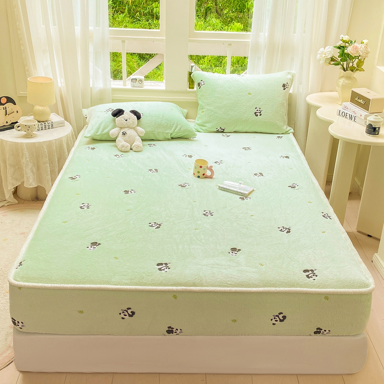 91家纺网 家纺一手货源 找家纺 眠势力 2025新款250g双面绒床笠单件三件套刺绣款高克重牛奶绒床垫保护套 熊猫绿【双面绒刺绣款】