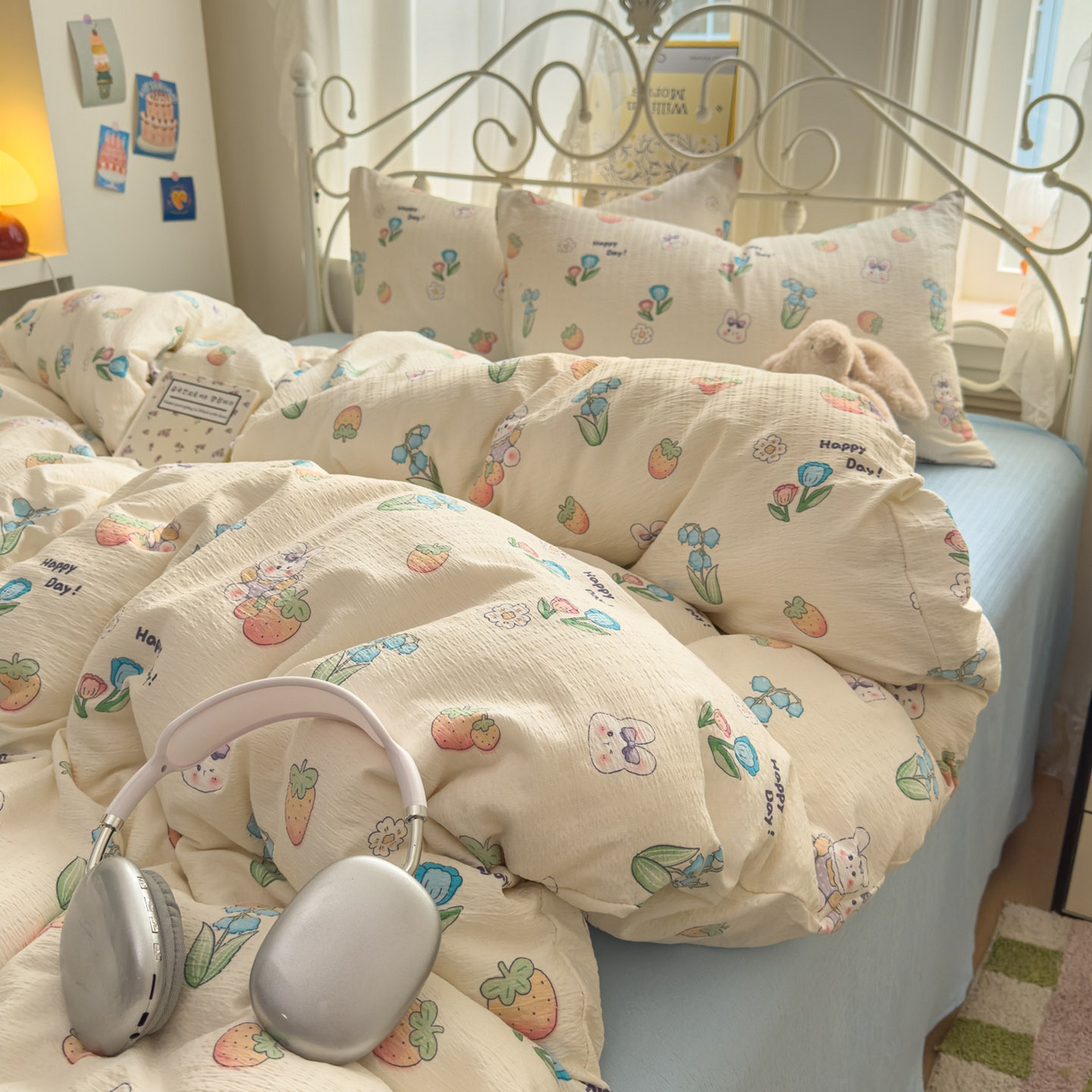 91家纺网 家纺一手货源 找家纺 卡斯诺家纺馆 2025新款A类皱皱棉双层纱印花四件套 草莓乐园