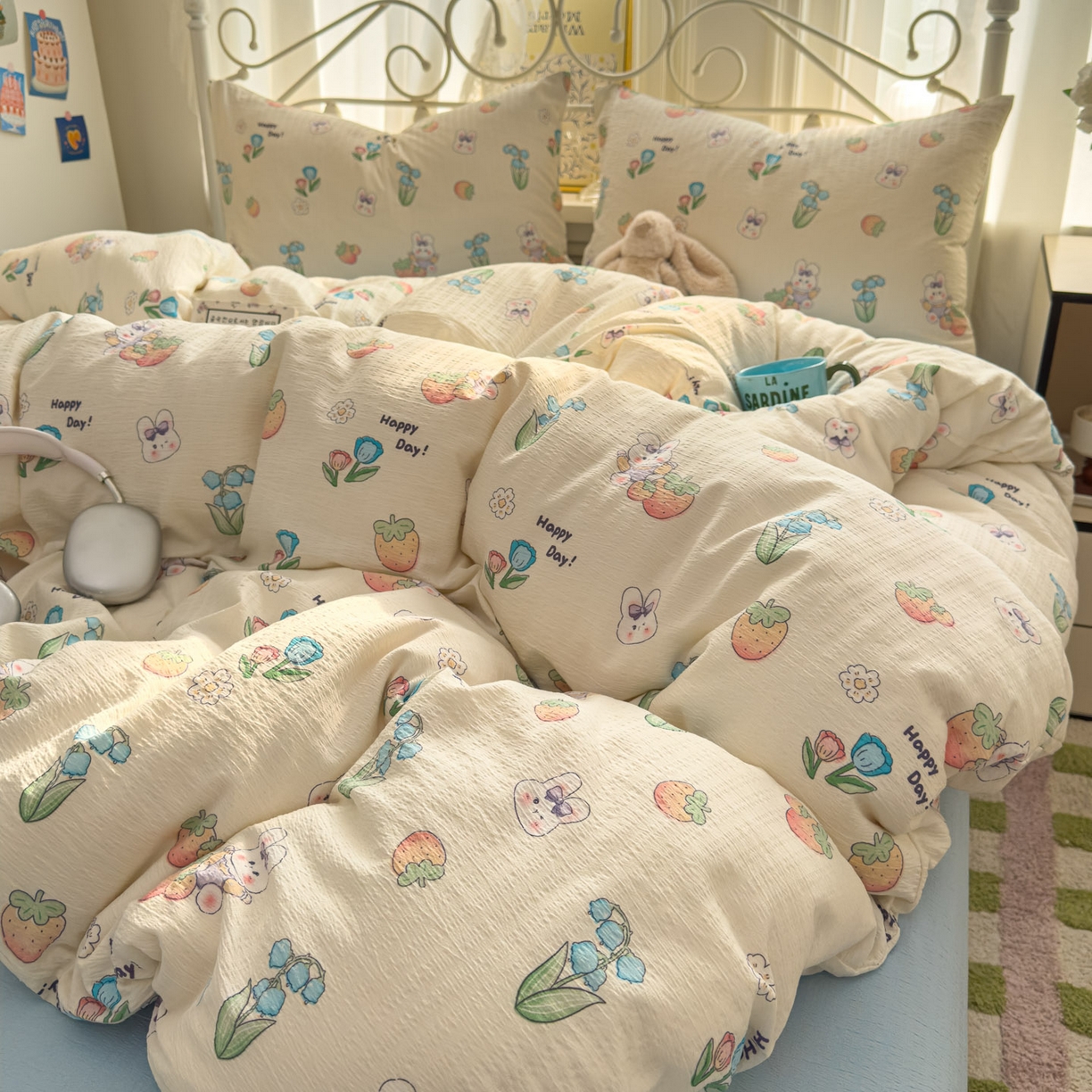 91家纺网 家纺一手货源 找家纺 卡斯诺家纺馆 2025新款A类皱皱棉双层纱印花四件套 草莓乐园