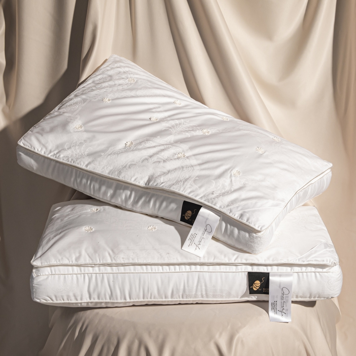 麦肯锡 2025新款缎纹提花蚕丝枕枕头枕芯 白色/只