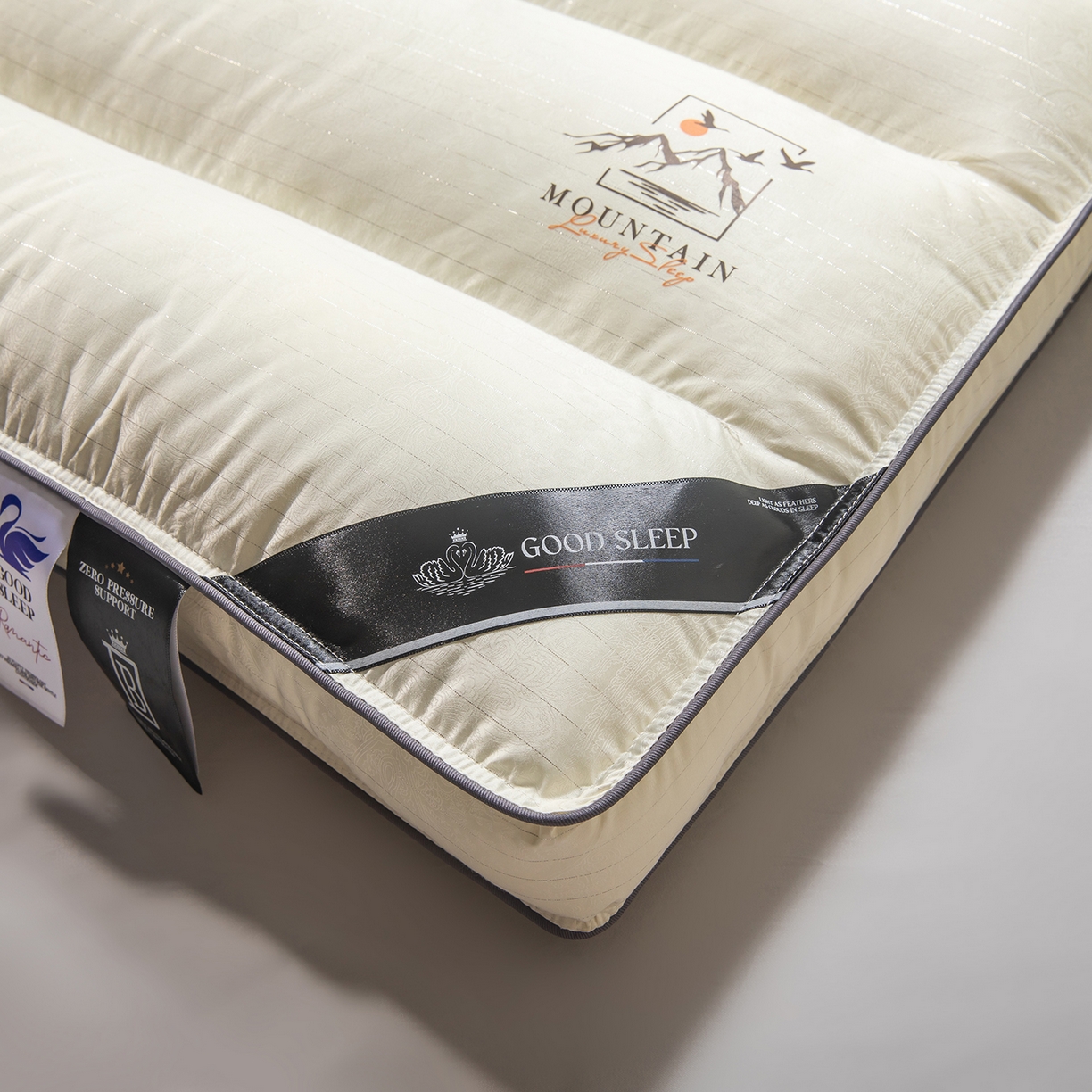 91家纺网 家纺一手货源 找家纺 （总）麦肯锡 2025新款云逸三分区类羽丝绒枕枕头枕芯