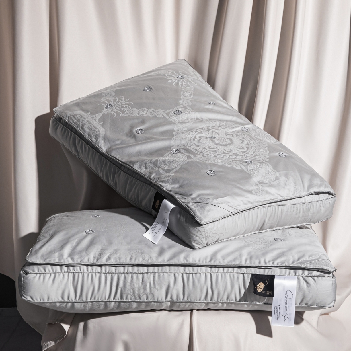 麦肯锡 2025新款缎纹提花蚕丝枕枕头枕芯 灰色/只