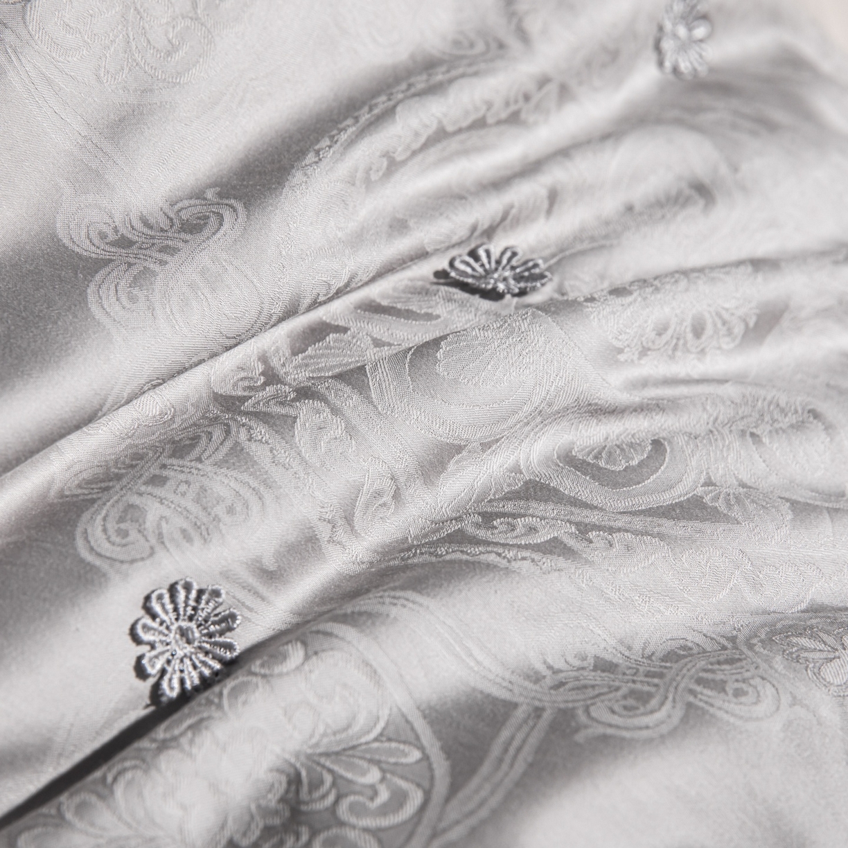 91家纺网 家纺一手货源 找家纺 麦肯锡 2025新款缎纹提花蚕丝枕枕头枕芯 灰色/对