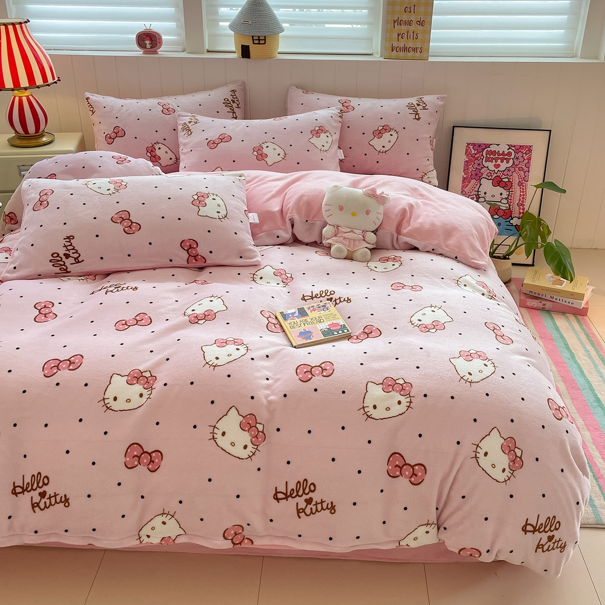 91家纺网 家纺一手货源 找家纺 金爱家 2025新款A类正版三丽鸥授权卡通加厚高克重牛奶绒系列四件套 绒三丽鸥-点点kitty