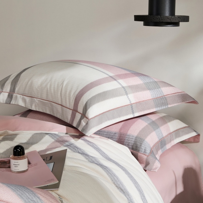 91家纺网 家纺一手货源 找家纺 薏思家纺 2025新款全棉纯棉活性生态磨毛数码印花四件套-条格卡通类寻山豆沙