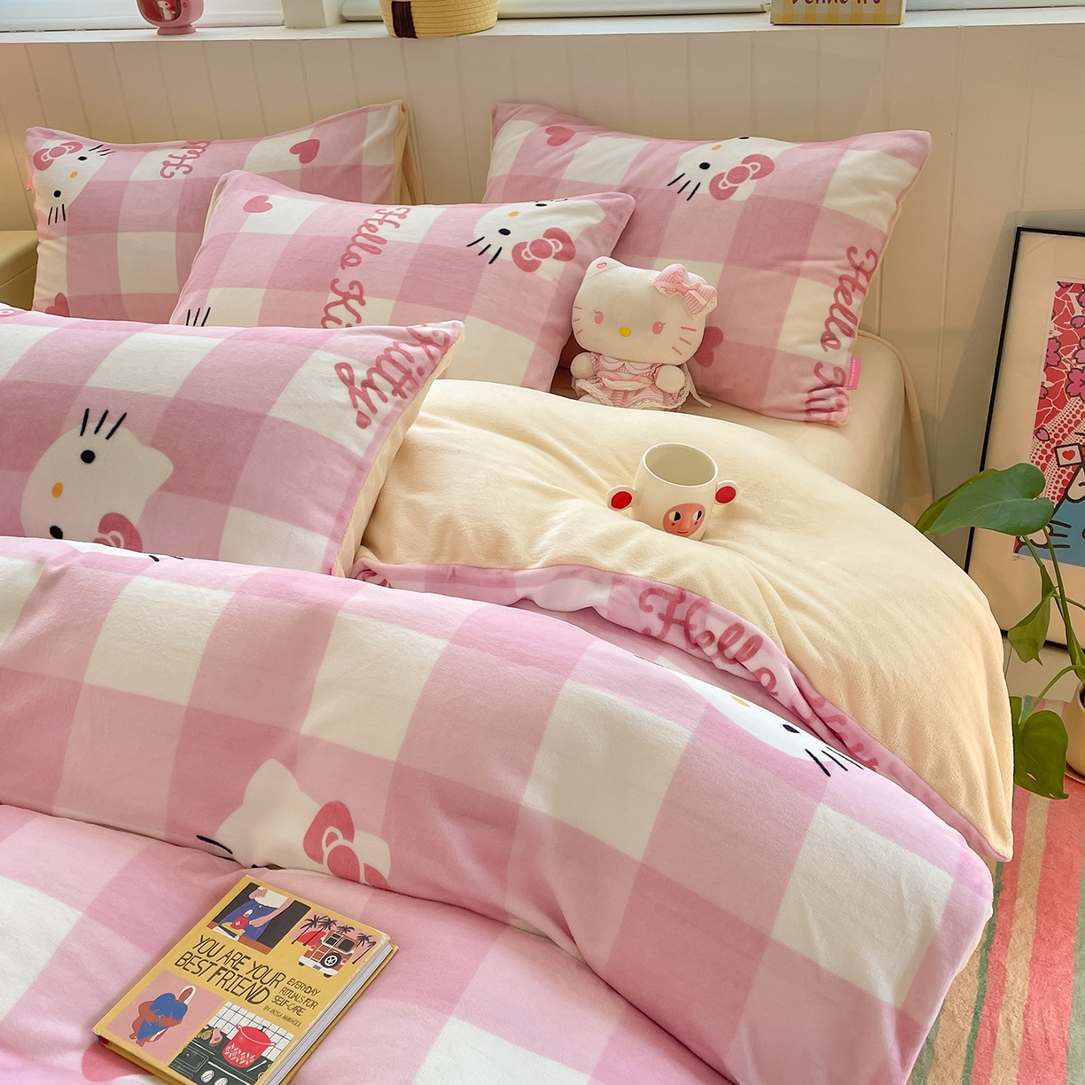 91家纺网 家纺一手货源 找家纺 金爱家 2025新款A类正版三丽鸥授权卡通加厚高克重牛奶绒系列四件套 绒三丽鸥-粉梦kitty