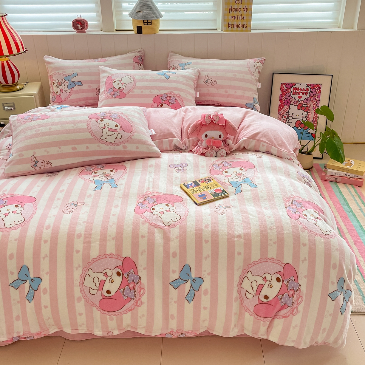 91家纺网 家纺一手货源 找家纺 金爱家 2025新款A类正版三丽鸥授权卡通加厚高克重牛奶绒系列四件套 绒三丽鸥-粉梦美乐蒂