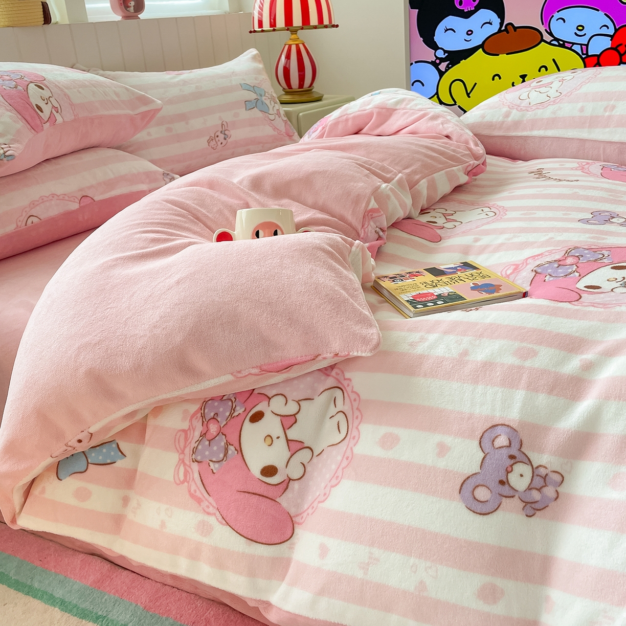91家纺网 家纺一手货源 找家纺 金爱家 2025新款A类正版三丽鸥授权卡通加厚高克重牛奶绒系列四件套 绒三丽鸥-粉梦美乐蒂