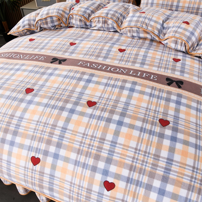 91家纺网 家纺一手货源 找家纺 牵依 2025新款金貂绒四件套牛奶绒四件套爱心蓝